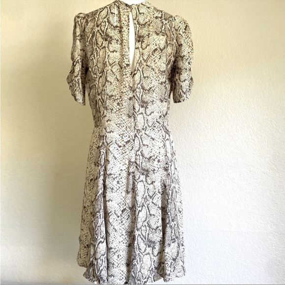 Reformation Short Sleeve Dress - Picture 5 of 10